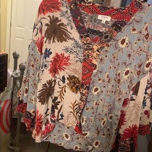 Bell sleeve flowy shirt